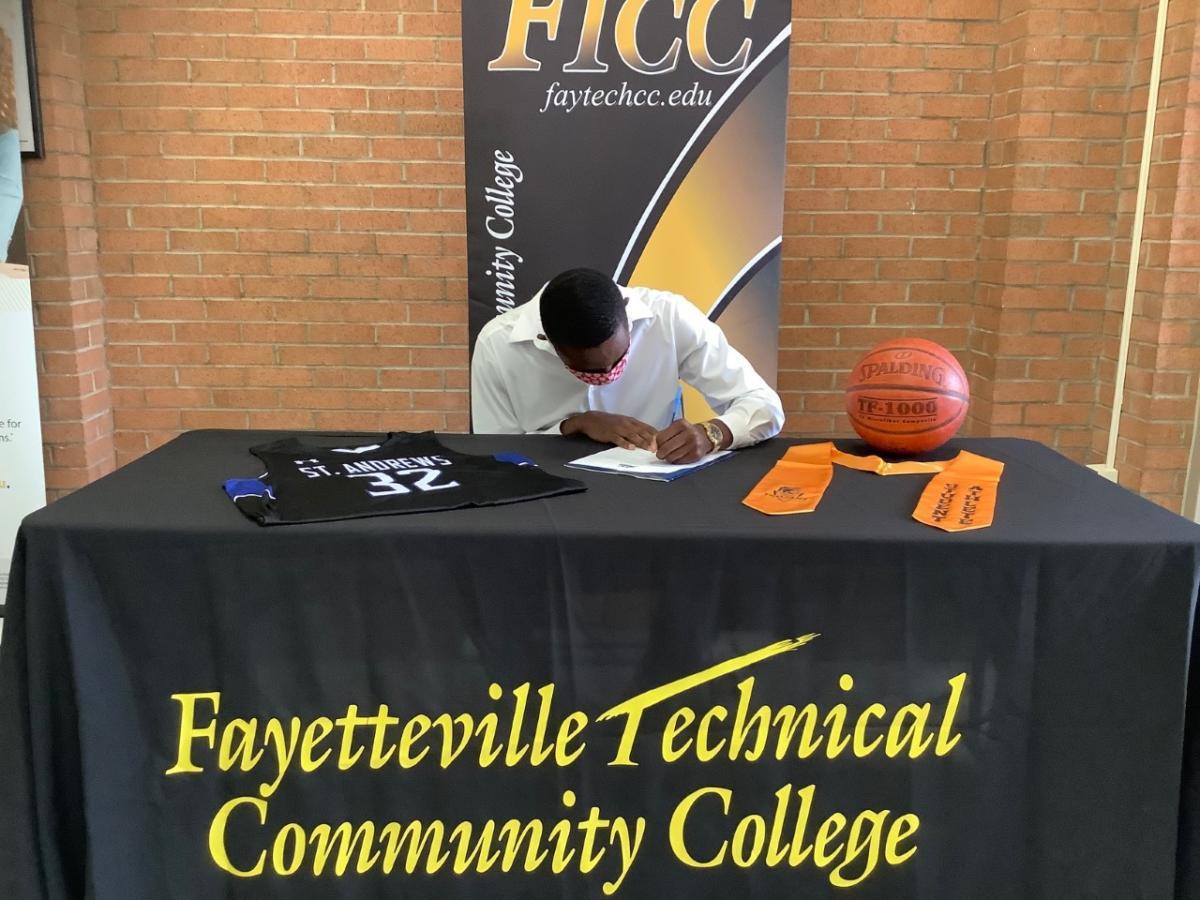 Gabe Harbison signs with St. Andrews